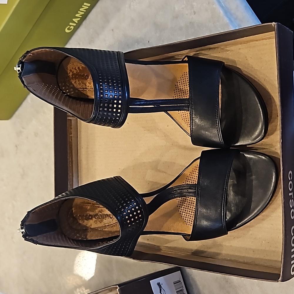 Women's shoes